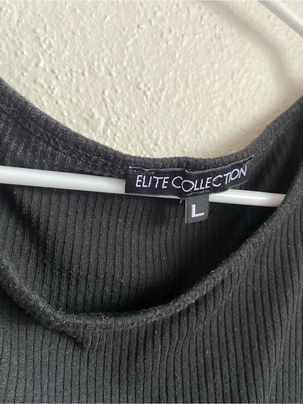 Elite Collection Black Ribbed Cropped Tank - Picture 3 of 3